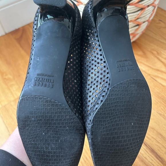 Stuart Weitzman Black Perforated Kitten Heel Pumps –‎ Made in Spain – Size 7 - Picture 5 of 6